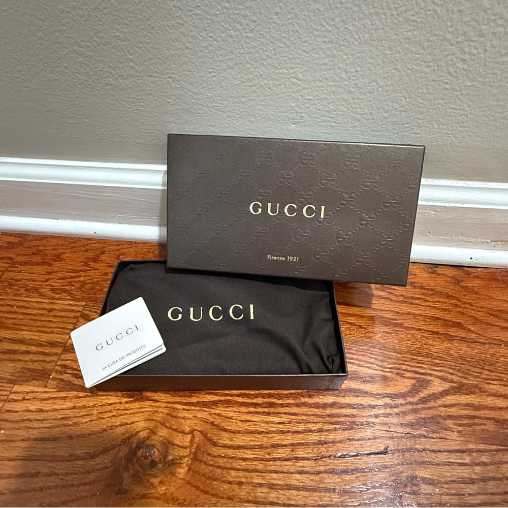 Gucci Pink Metallic Embossed Wallet - Picture 14 of 15